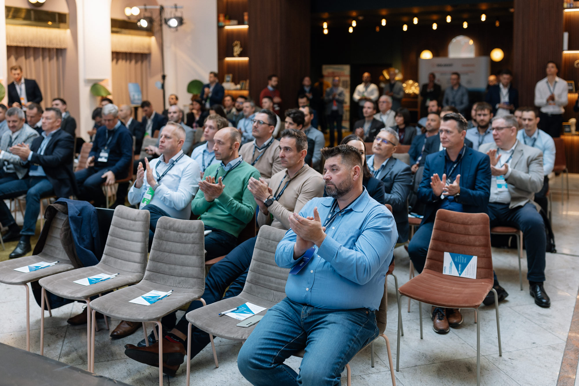 Experte reden über PV-Projekte